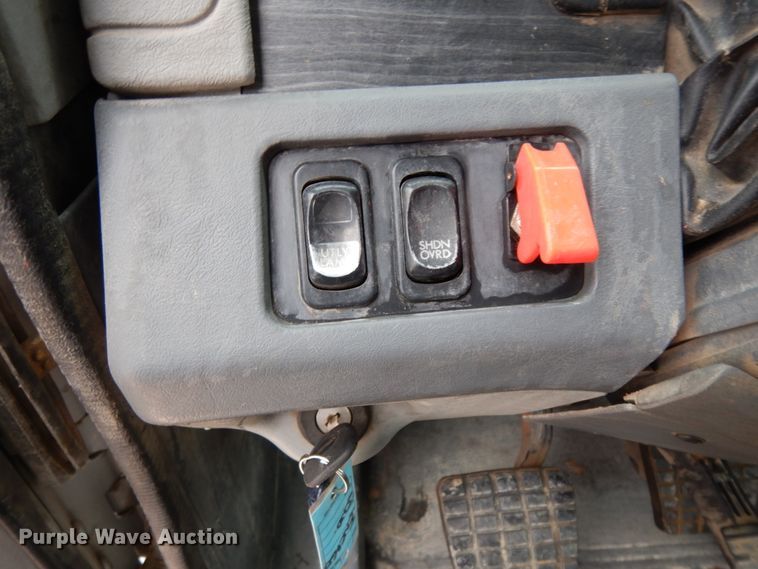 image for item DM2822 2009 Freightliner Columbia  semi truck