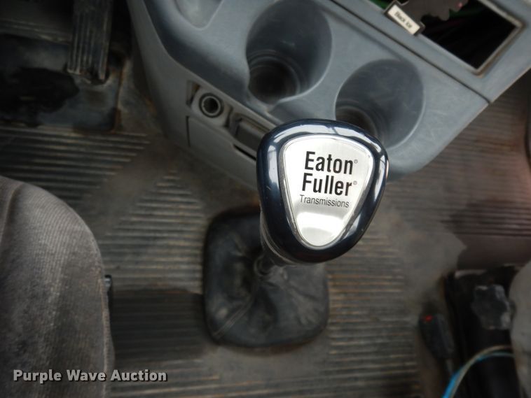 image for item DM2822 2009 Freightliner Columbia  semi truck