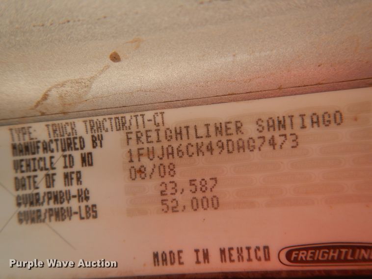 image for item DM2822 2009 Freightliner Columbia  semi truck