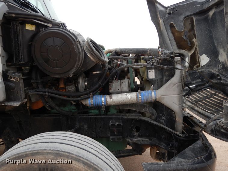 image for item DM2822 2009 Freightliner Columbia  semi truck