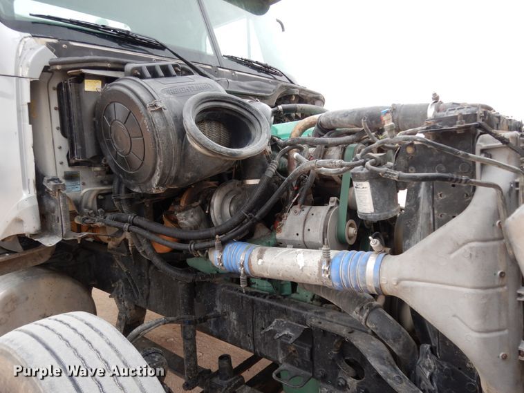 image for item DM2822 2009 Freightliner Columbia  semi truck