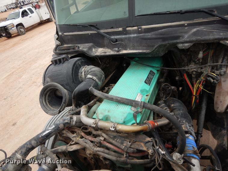 image for item DM2822 2009 Freightliner Columbia  semi truck