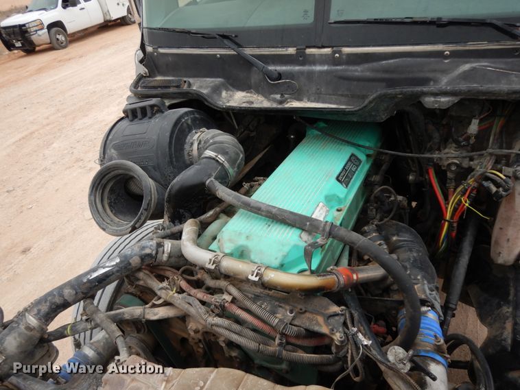 image for item DM2822 2009 Freightliner Columbia  semi truck