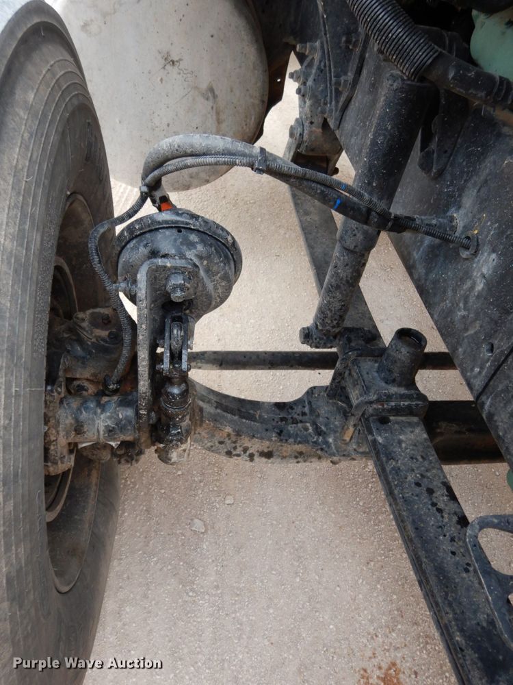 image for item DM2822 2009 Freightliner Columbia  semi truck