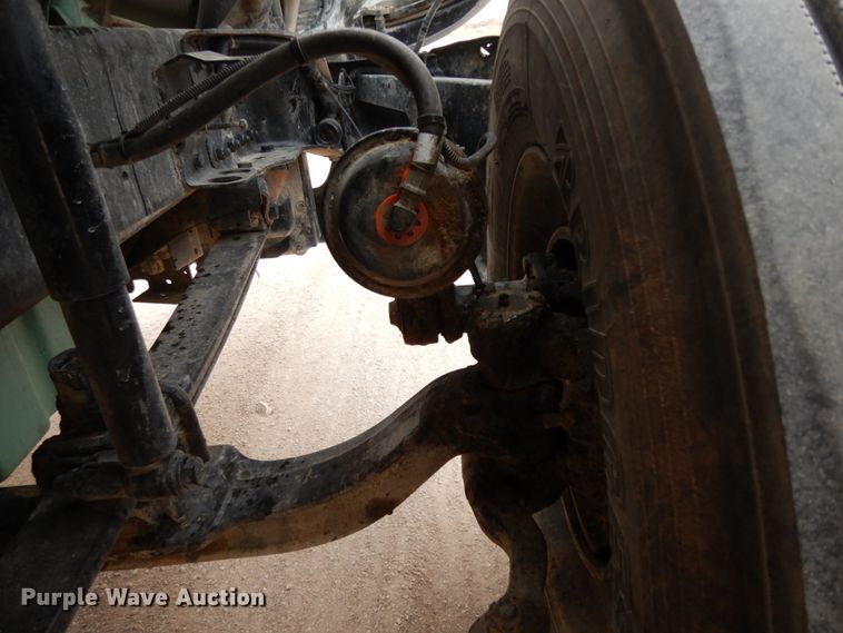 image for item DM2822 2009 Freightliner Columbia  semi truck