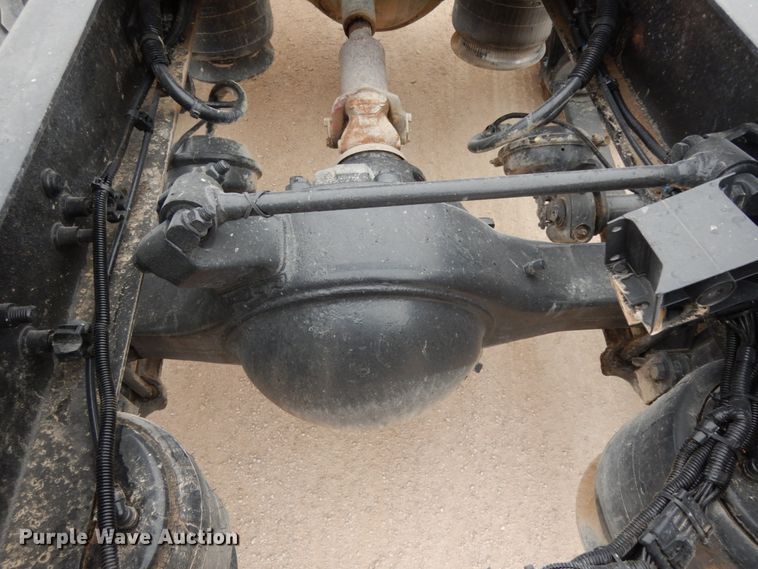 image for item DM2822 2009 Freightliner Columbia  semi truck