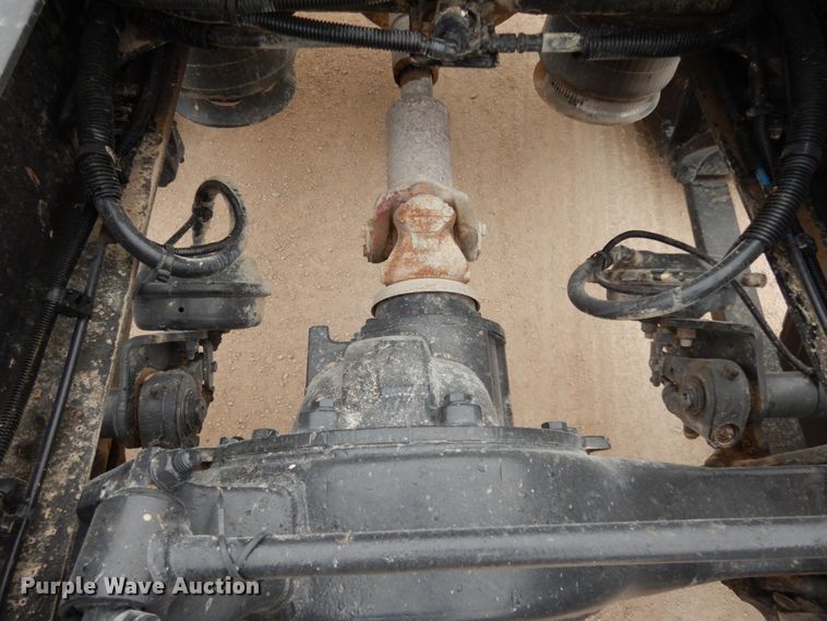 image for item DM2822 2009 Freightliner Columbia  semi truck