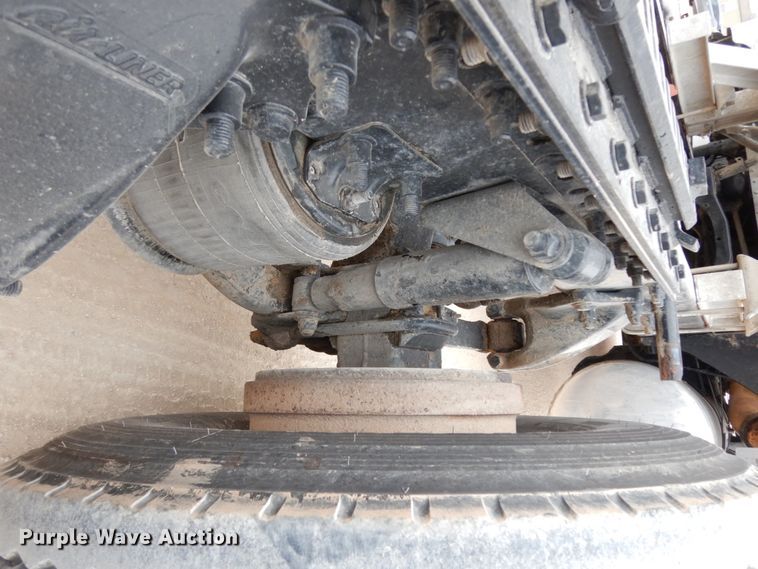 image for item DM2822 2009 Freightliner Columbia  semi truck