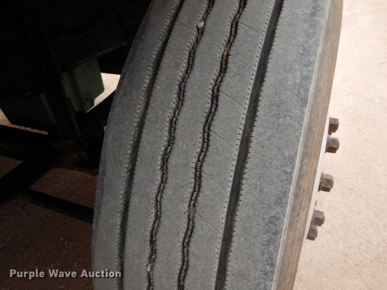 image for item DM2822 2009 Freightliner Columbia  semi truck