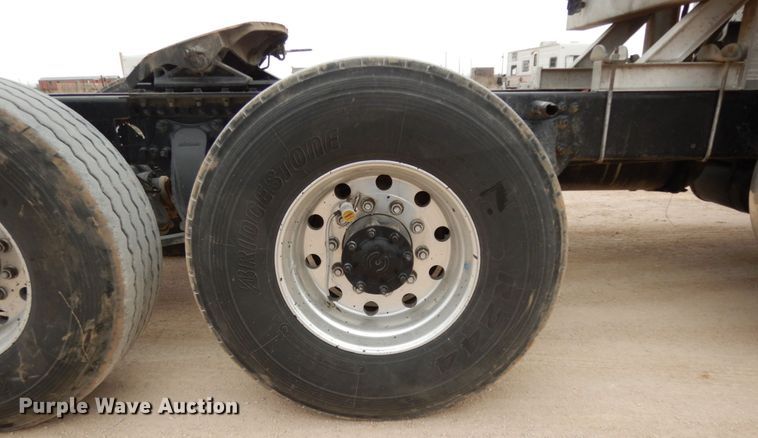 image for item DM2822 2009 Freightliner Columbia  semi truck