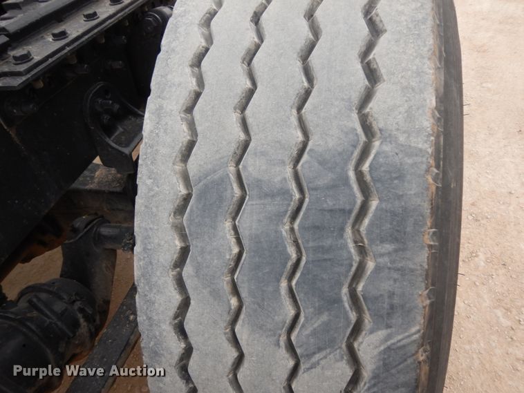 image for item DM2822 2009 Freightliner Columbia  semi truck