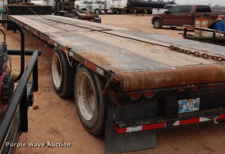 image for item DM2823 1995 Fontaine  oilfield trailer