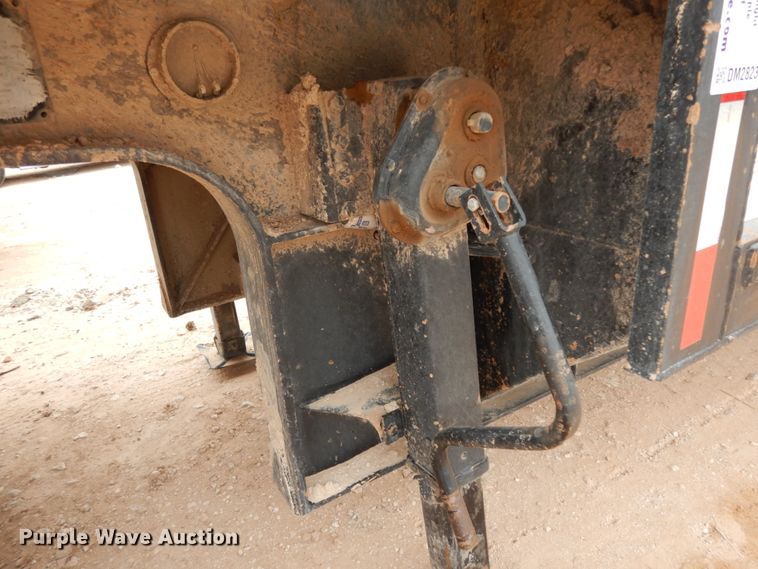 image for item DM2823 1995 Fontaine  oilfield trailer