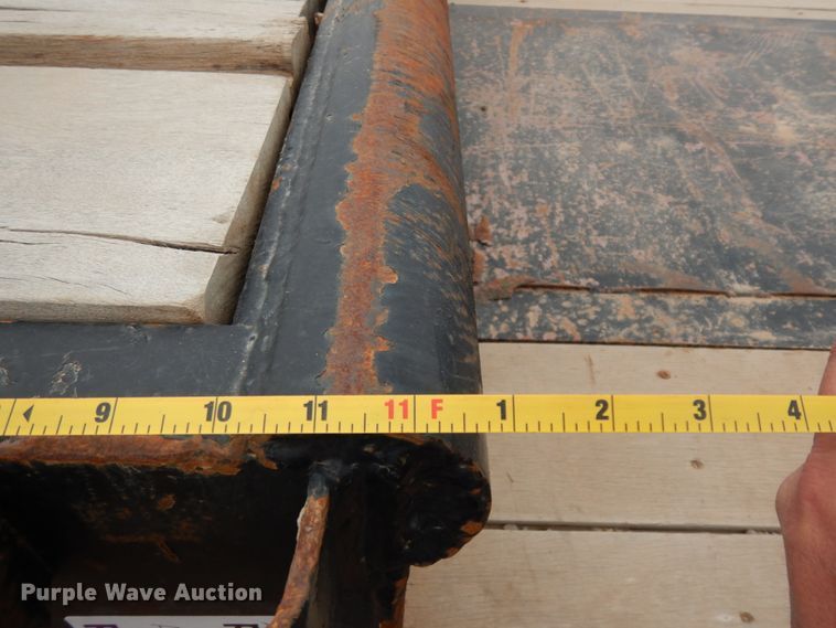 image for item DM2823 1995 Fontaine  oilfield trailer