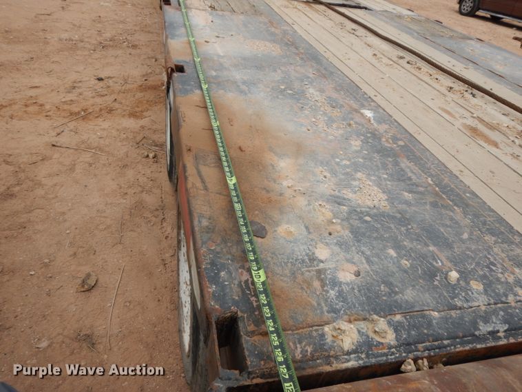 image for item DM2823 1995 Fontaine  oilfield trailer