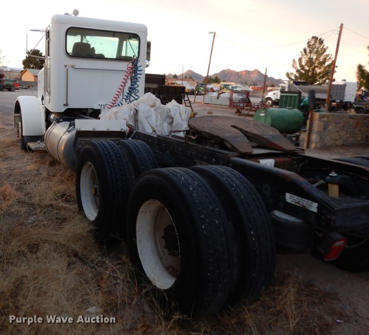 image for item DM2838 1997 Peterbilt 378  semi truck