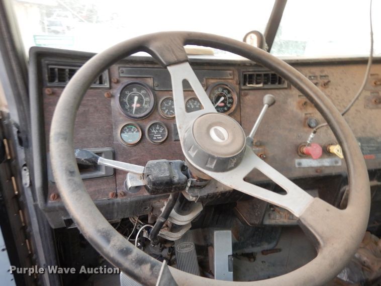 image for item DM2838 1997 Peterbilt 378  semi truck