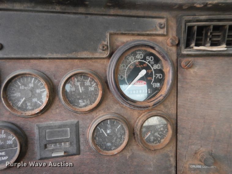 image for item DM2838 1997 Peterbilt 378  semi truck