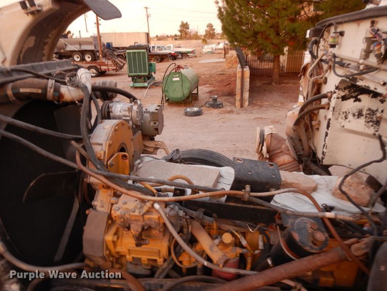 image for item DM2838 1997 Peterbilt 378  semi truck