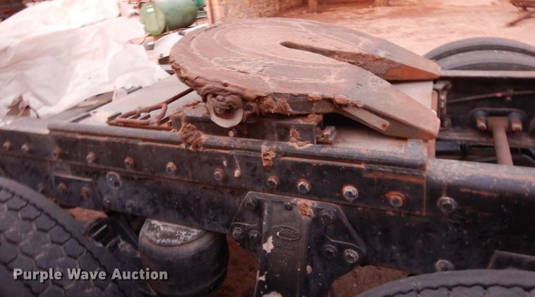 image for item DM2838 1997 Peterbilt 378  semi truck