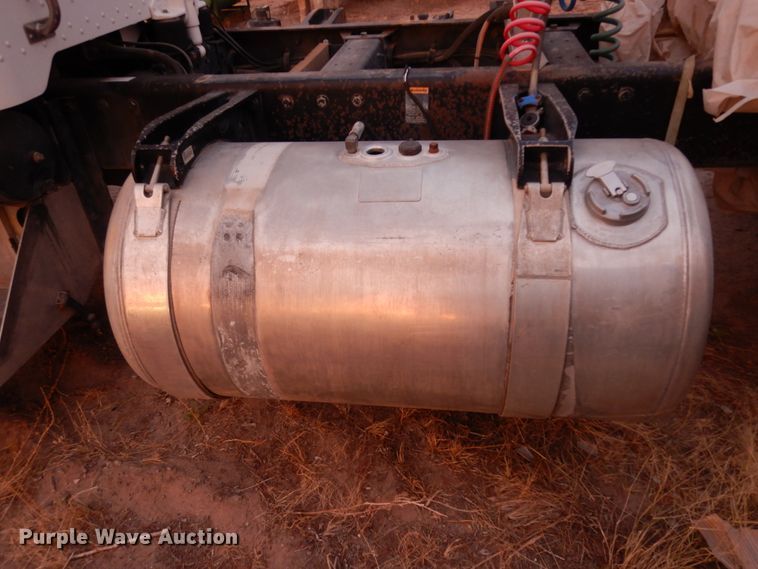 image for item DM2838 1997 Peterbilt 378  semi truck