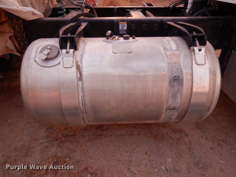 image for item DM2838 1997 Peterbilt 378  semi truck