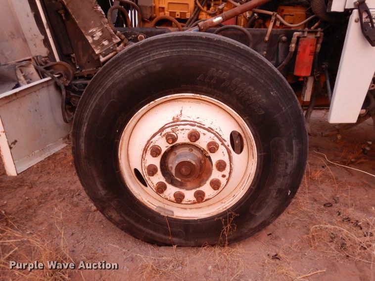 image for item DM2838 1997 Peterbilt 378  semi truck