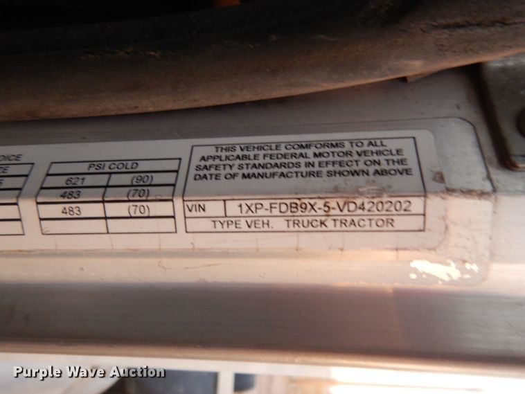 image for item DM2838 1997 Peterbilt 378  semi truck