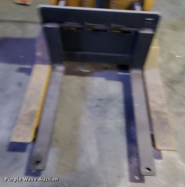 image for item EY9729 Big Joe 1018-A5S lift