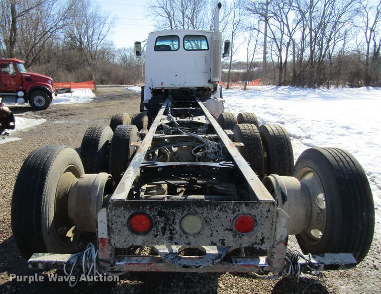 image for item GC9834 2007 Sterling LT8500  truck cab and chassis