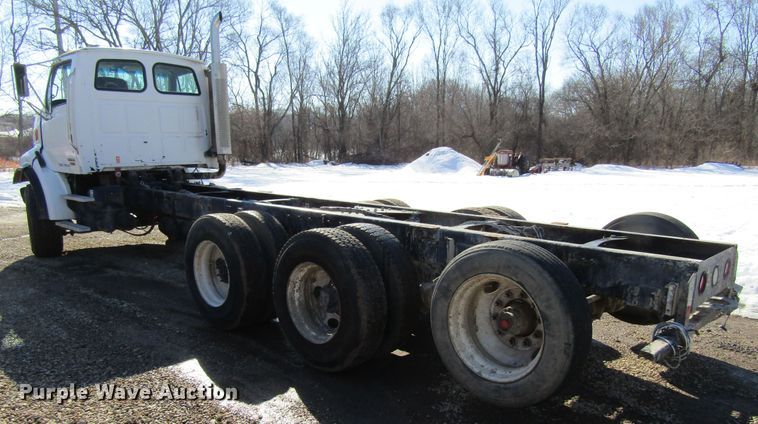 image for item GC9834 2007 Sterling LT8500  truck cab and chassis