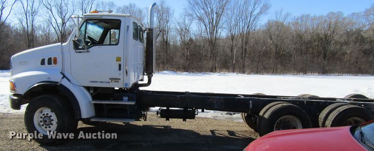image for item GC9834 2007 Sterling LT8500  truck cab and chassis