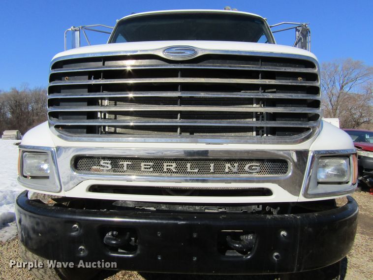 image for item GC9834 2007 Sterling LT8500  truck cab and chassis