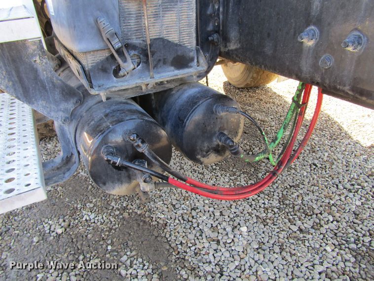 image for item GC9834 2007 Sterling LT8500  truck cab and chassis