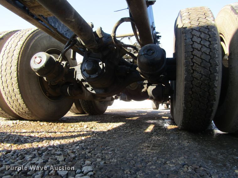 image for item GC9834 2007 Sterling LT8500  truck cab and chassis