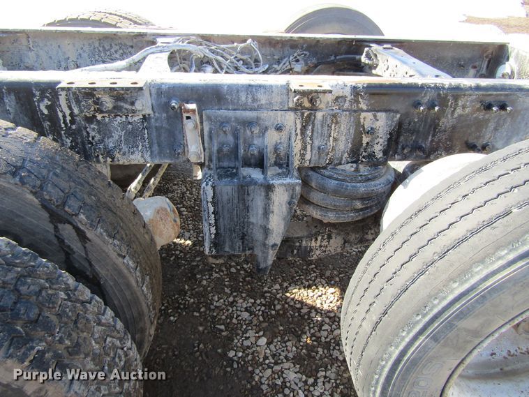 image for item GC9834 2007 Sterling LT8500  truck cab and chassis