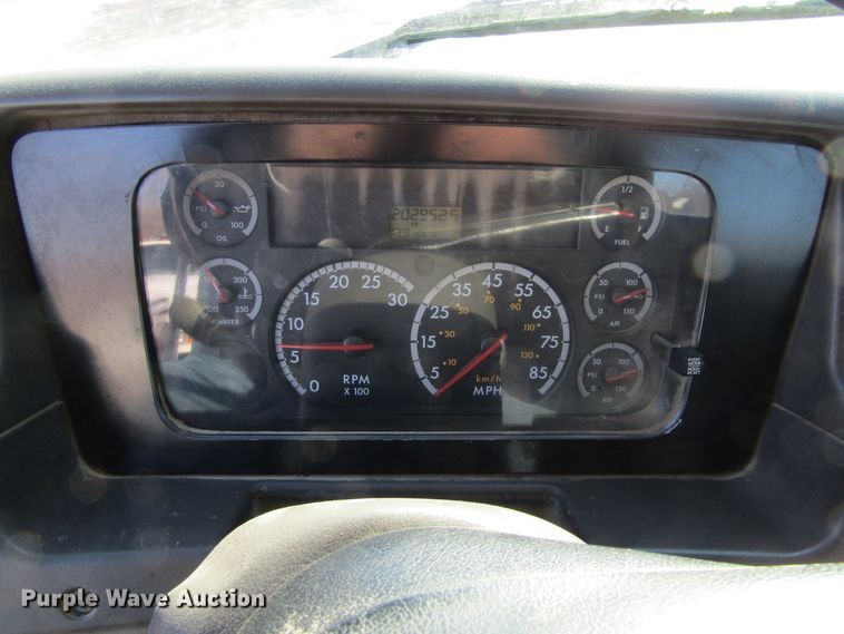 image for item GC9834 2007 Sterling LT8500  truck cab and chassis