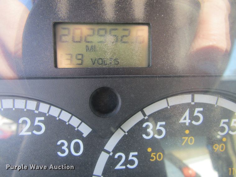 image for item GC9834 2007 Sterling LT8500  truck cab and chassis