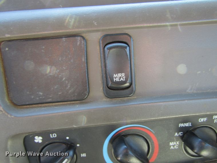 image for item GC9834 2007 Sterling LT8500  truck cab and chassis