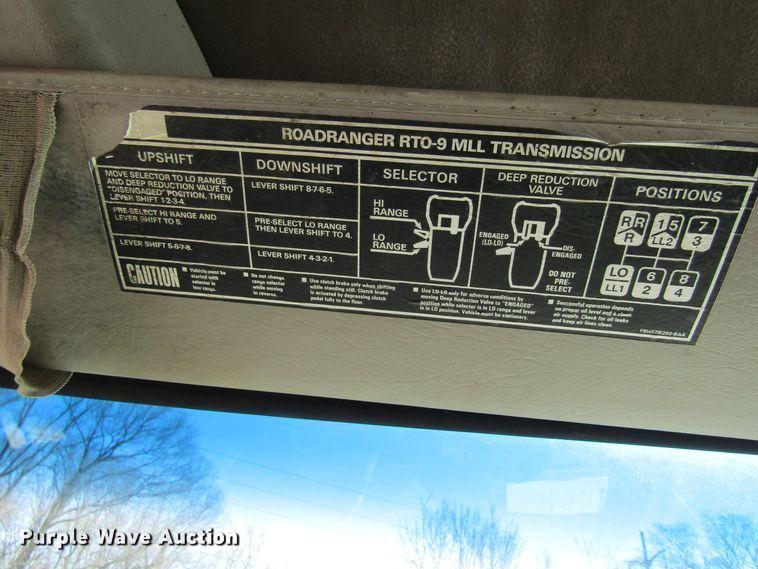 image for item GC9834 2007 Sterling LT8500  truck cab and chassis