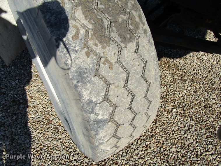 image for item GC9834 2007 Sterling LT8500  truck cab and chassis