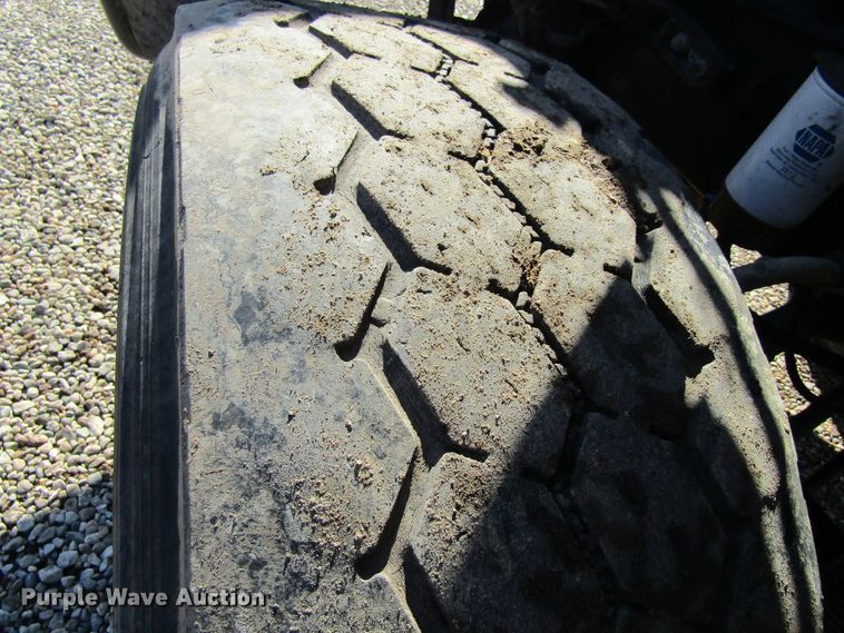 image for item GC9834 2007 Sterling LT8500  truck cab and chassis