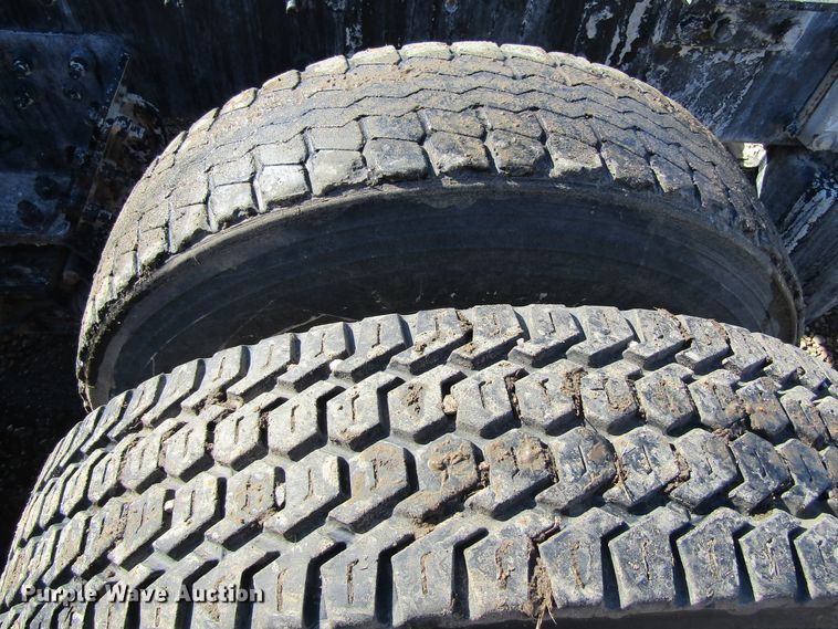 image for item GC9834 2007 Sterling LT8500  truck cab and chassis