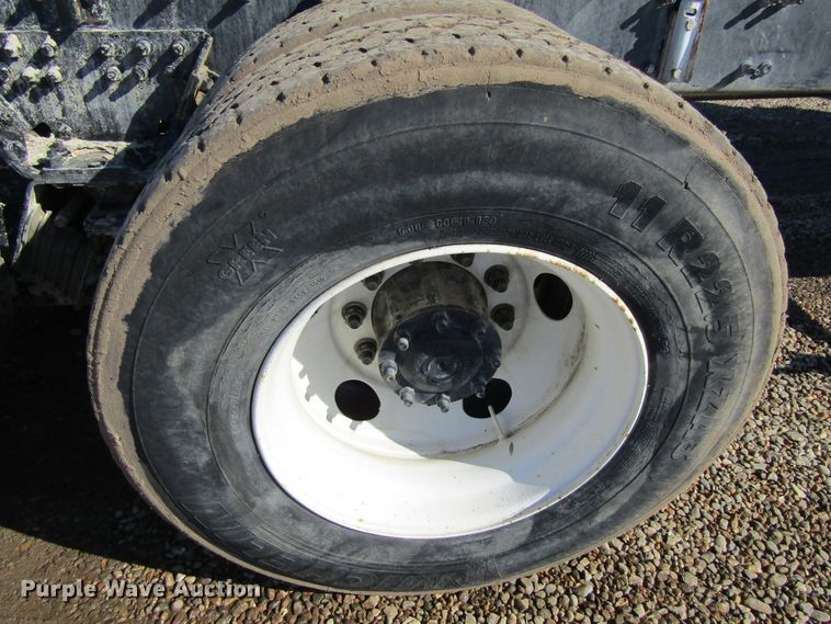 image for item GC9834 2007 Sterling LT8500  truck cab and chassis