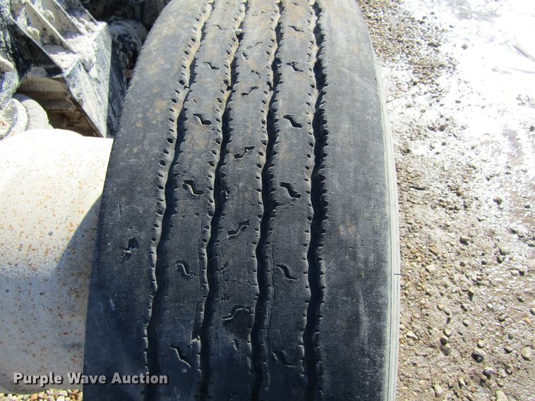 image for item GC9834 2007 Sterling LT8500  truck cab and chassis