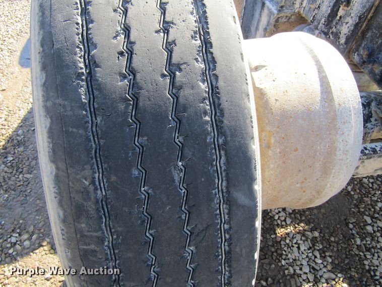 image for item GC9834 2007 Sterling LT8500  truck cab and chassis