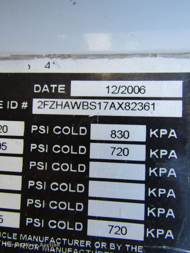 image for item GC9834 2007 Sterling LT8500  truck cab and chassis