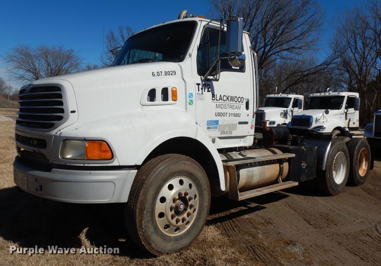 image for item GG9437 2007 Sterling AT9  semi truck