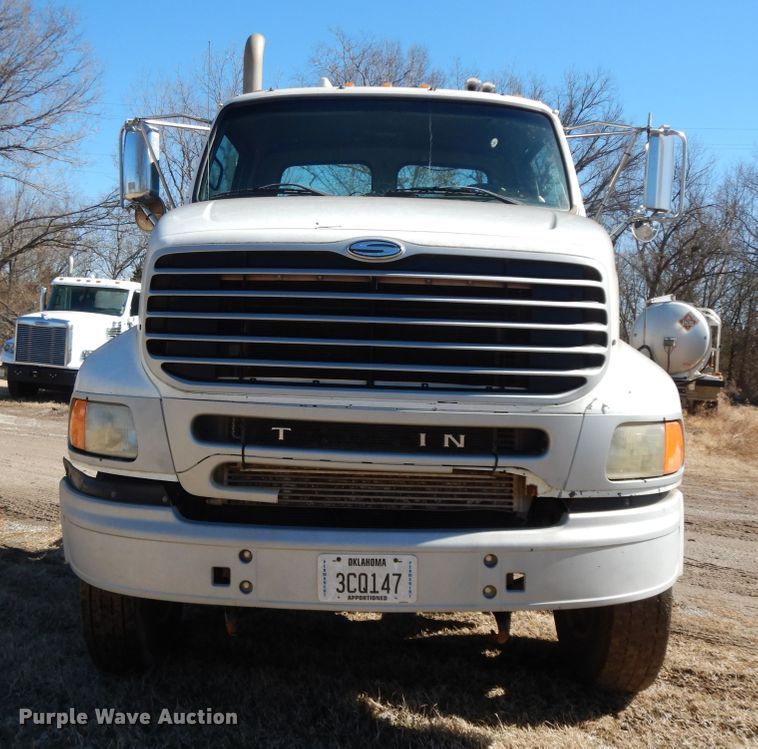 image for item GG9437 2007 Sterling AT9  semi truck