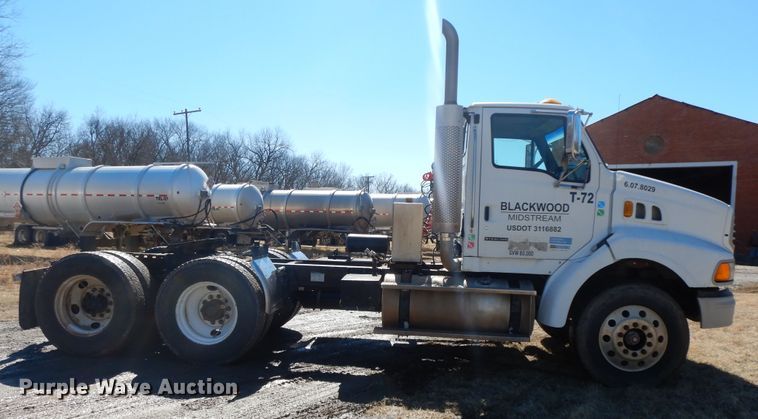 image for item GG9437 2007 Sterling AT9  semi truck